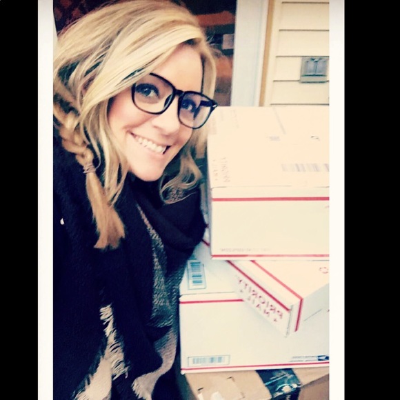 Meet your Posher, Jess - Picture 2 of 7